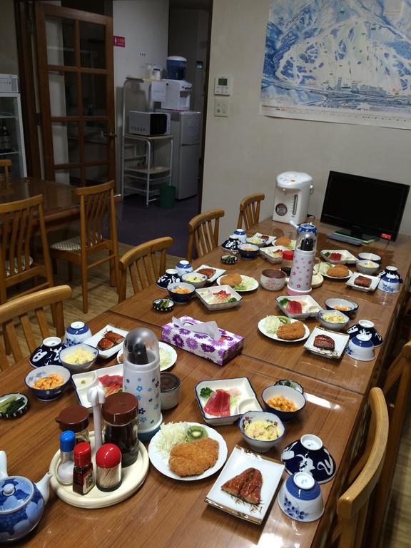 Hotel Onsen Minshuku Yutakaya Yuzawa  Zewnętrze zdjęcie