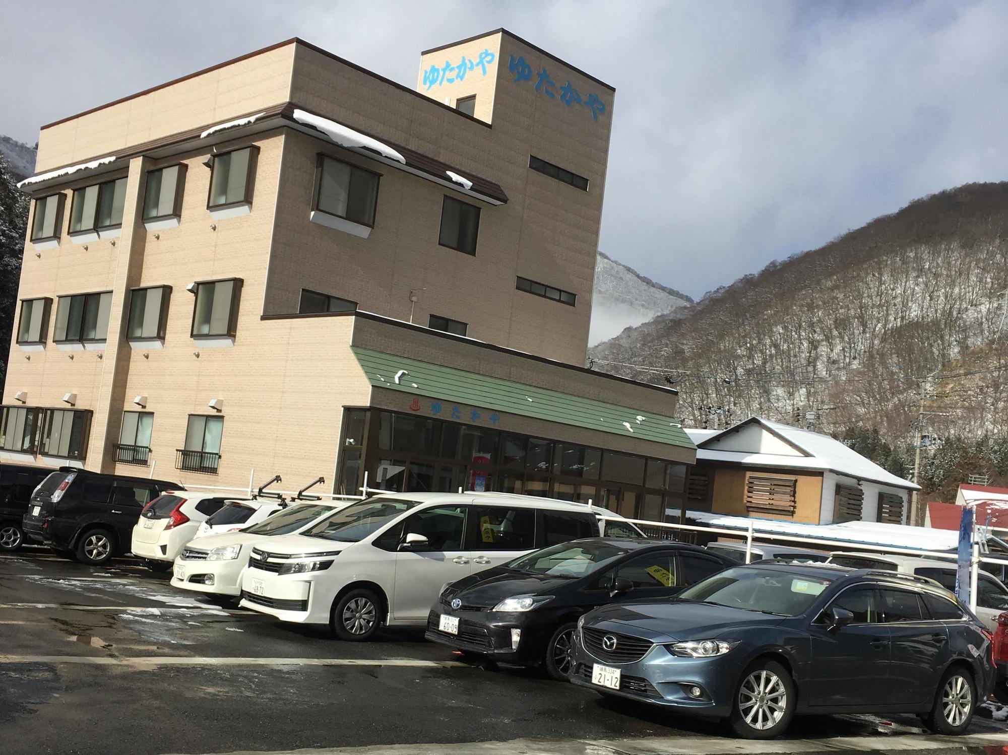 Hotel Onsen Minshuku Yutakaya Yuzawa  Zewnętrze zdjęcie